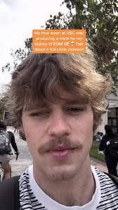 Sean Nye's Instagram, Twitter & Facebook