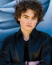 Justin Micheletti's Instagram, Twitter & Facebook