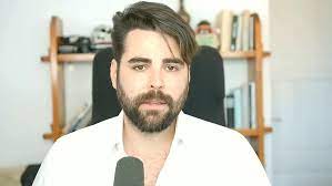 Quién es Rubén Gisbert, el polémico reportero que se manchó aposta las  rodillas en la DANA de Valencia | Europa FM