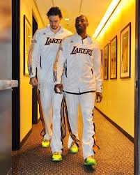50 (europe) 16 (usa) above are the shoe size of pau gasol. B R Kicks On Twitter P J Tucker Brought Out A Nike Hyperdunk Colorway Made For Pau Gasol To Match Kobe Bryant S Grinches On Christmas Nickdepaula Https T Co Foi1cw9zjk
