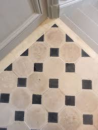 Pose carrelage sur ancien carrelage. Dallage De Bourgogne Ancien Xvii Eme Siecle Octogones A Cabochons D Ardoise 19cm X 19cm Chez Renaissance Concepts Dallage Boiseries Carrelage Ancien