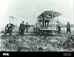 The Short Biplane No2 which won the Daily Mail £1,000 prize for the first  flight of one mile in a closed circuit by a British pilot in an all-British  in September 1909.