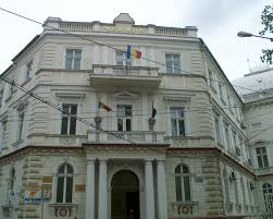 Au fost audieri maraton in acest dosar care au durat de miercuri pana joi dimineata, 10 iunie, cand procurorul de caz a dispus retinerea tuturor. Politistul Aradean Care Ajuta Hotii Sa Sparga Magazine A Fost Trimis In Judecata Stirileprotv Ro