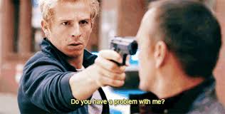 Paul s jenny zamezí předání peněz mezi gangstery na dálnici. Highway Kings