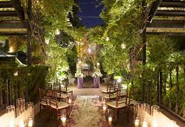 Savannah Weddings At The Romantic Dresser Palmer House Inn Georgia Wedding Venues Savannah Wedding Ga Wedding Venues