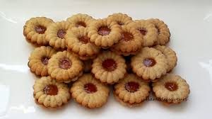 Sables Aux Amandes Et Confiture Le Sesame Des Saveurs Sable Amande Presse A Biscuits Sables