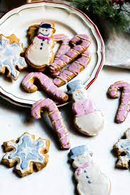Add almond flour, baking powder and salt and mix just until a dough forms. The Best Almond Flour Sugar Cookies With Superfood Icing Abra S Kitchen