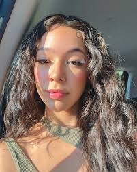 Hannah Hinkle's Instagram, Twitter & Facebook