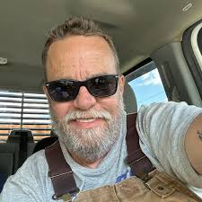 Elisha Cuthbert with Husband 💕