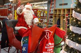 Santa Volunteers Making Spirits Bright In Portsmouth Eastbayri Com News Opinion Things To Do In The East Bay