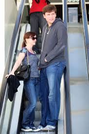 He has two siblings named tausha and michael. Celebrity Couples With A Major Height Difference