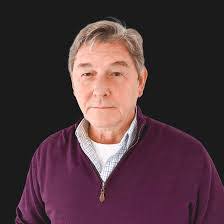 Andrew Holley's Instagram, Twitter & Facebook