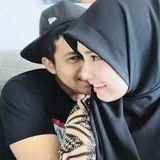 Deena emir memaklumkan mengenai kehamilannya di instagram. Terharu Pengorbanan Suami Deena Emir Dedah Perangai Sebenar Saharul Ridzwan Nona