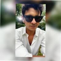 100+ "Moiz" profiles