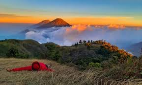 Gunung sinabung dan tipe gunung berapi di indonesia. 10 Gambar Gunung Berapi Aktif Di Indonesia Daftar Jumlah Nama Beserta Letak Dan Ketinggiannya Jejakpiknik Com