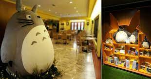 Mango with spring mixed salad, cashew nuts and grilled shrimp in house special dressing. You Can Dine At A World S First Totoro Themed Restaurant In Bangkok Klook Travel Blog