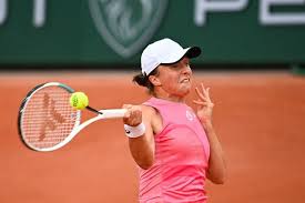 She won 6:1, 6:4 against garbine muguruza from spain. Iga Swiatek Rozbila Rywalke Polka Awansowal Do Trzeciej Rundy Rolanda Garrosa Polska Times