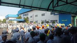 Foximas mandiri together with the police chief of the bojongloa kidul. Simulasi Kebakaran Pt Otics Indonesia Youtube
