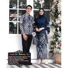 Jangan takut untuk melakukan mix and match sendiri, jika perlu panggil ibu atau teman perempuan anda untuk mengomentari kombinasi warna pakaian yang hendak anda pakai di acara penting tersebut. Harga Kebaya Biru Terbaik Batik Pakaian Wanita Agustus 2021 Shopee Indonesia