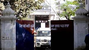 How much does it cost to accept a call from jail? Prison Authorities Told To Allow Video Calls Between Jail Inmates Their Kin Latest News India Hindustan Times