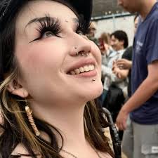 YES 😂😂😂😂😂 they don't like meeee