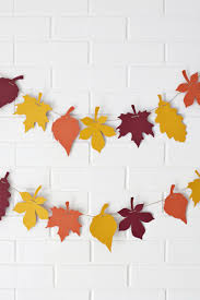 Paper Leaf Garland Print The Template To Make Your Own Thanksgiving Decor Decorations Homede Fall Leaf Garland Fall Garland Easy Thanksgiving Decorations