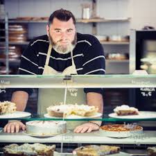 Kuchen 2,50 bis 3,20 ђ, speisen 2,10 bis 12,50 ђ, kaffee 1,50 ђ, milchkaffee 2,30 ђ, softdrinks ab 1,10 ђ; Bravo Bravko Kuchenwerkstatt Kreuzberg Berlin Creme Guides Konditorei Berlin Feinkost Kaffee Und Kuchen