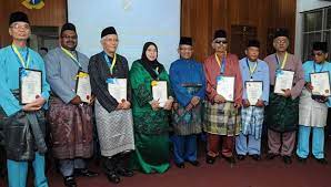 Zhari ismail dianuger ah tokoh maal hijrah 1438h peringkat usm hari ini. Marilah Mengundi