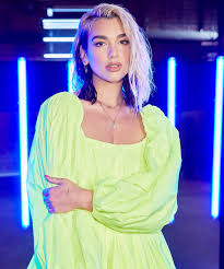 Born 22 august 1995) is an english singer and songwriter. Dua Lipa Reveals New Blonde Haircut Amid Coronavirus