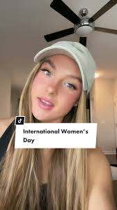 Britney Wilson's Instagram, Twitter & Facebook