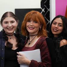 All smiles behind the scenes. Plus a rare look at me in makeup🤫 Photos:  @sharonvetalicephotography Location: @upscaleit