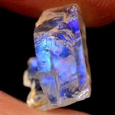 An Unheated And Untreated Natural Moonstone Specimen From Sri Lanka Stones And Crystals Crystals And Gemstones Minerals And Gemstones