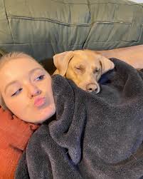 Saturday is a day for sleeping 😴 @katieannmonin #newgirlquotes  #dogsofinstagram