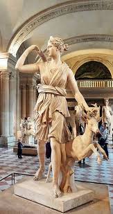 Diana Of Versailles Statue At The Louvre Museum Musee Du Louvre Louvre Museum Louvre Paris