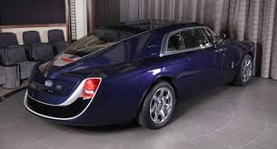 13 Million Rolls Royce Sweptail Drops By Abu Dhabi Showroom For Photo Op Carscoops Rolls Royce Royce Best Classic Cars