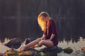 Program euro 2020, ţintar euro 2020, meciurile următoare. Femmes Modele Blonde Robe Pieds Nus Assis Roches Eau Femmes En Plein Air Fond D Ecran Hd Wallpaperbetter