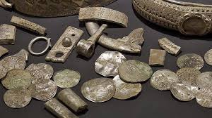 Get rich detecting that gold coin with a high value before someone else beats you to it! 13 Biggest Treasures Ever Discovered Gb Gems Treasures