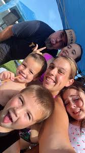 Can someone open her eyes in a photo?