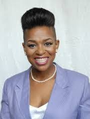 Holly Mcgee's Instagram, Twitter & Facebook