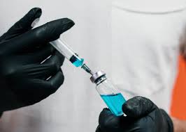 En españa estamos en plena campaña de vacunación contra la covid 19: La Vacuna Del Coronavirus Es Voluntaria En Espana Pero Se Estudia Que Sea Una Obligacion Condicional Si Quieres Viajar O Ir Al Futbol