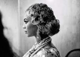 Beyonce Shows Brides How It S Done With Her Take On A Great Gatsby Inspired Headdress Beauty Hair Beyonce