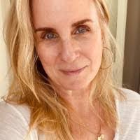 Beth Gooding's Instagram, Twitter & Facebook