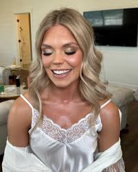 My blizzard bride that I would drive to over and over again for this glam  🥹🤍 #bridalmakeup #illinoismakeupartist #centralillinois  #chicagomakeupartist
