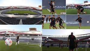 River plate celebrará hoy sus 120 años de vida con un trascendental desafío deportivo por delante el partido, arbitrado por el uruguayo esteban ostojich, se jugará en el estadio monumental desde. La Imagen Que River Espero Por Mucho Tiempo Tyc Sports