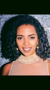 Senait Ashenafi's Instagram, Twitter & Facebook