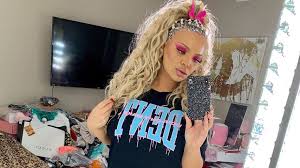 Let's talk about trisha paytas new video exposing jeffree star, shane dawson, and hairbyjay. Monate In Therapie Trisha Paytas Outet Sich Als Transgender Promiflash De