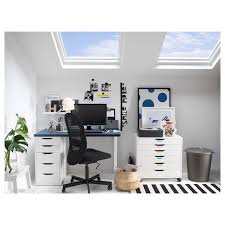 Take a look at these options and mix and match to your heart's content — you should have no trouble putting together a combination of these essentials for under $200. Flintan Office Chair Vissle Black Ikea