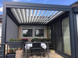 You don't need to travel far for a relaxing outdoor retreat. turn your backyard into a beautiful oasis with one of these pergola ideas. Metzger Pergola Bioclimatique Devis Lu