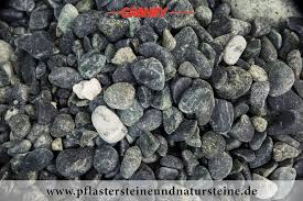 Gruner Naturstein Serpentin Splitt Schotter Kies Gruner Zierkies Runde Oder Eckige Steine Unikate Aus Grunem Naturstein Gru Natursteine Schotter Kies