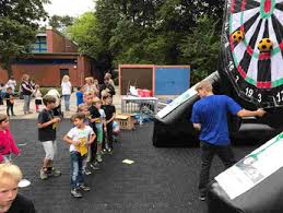 Fussballdart Hamburg Das Sommerfest Der Schule Burgunderweg Fussballattraktion Fur Events Feiern